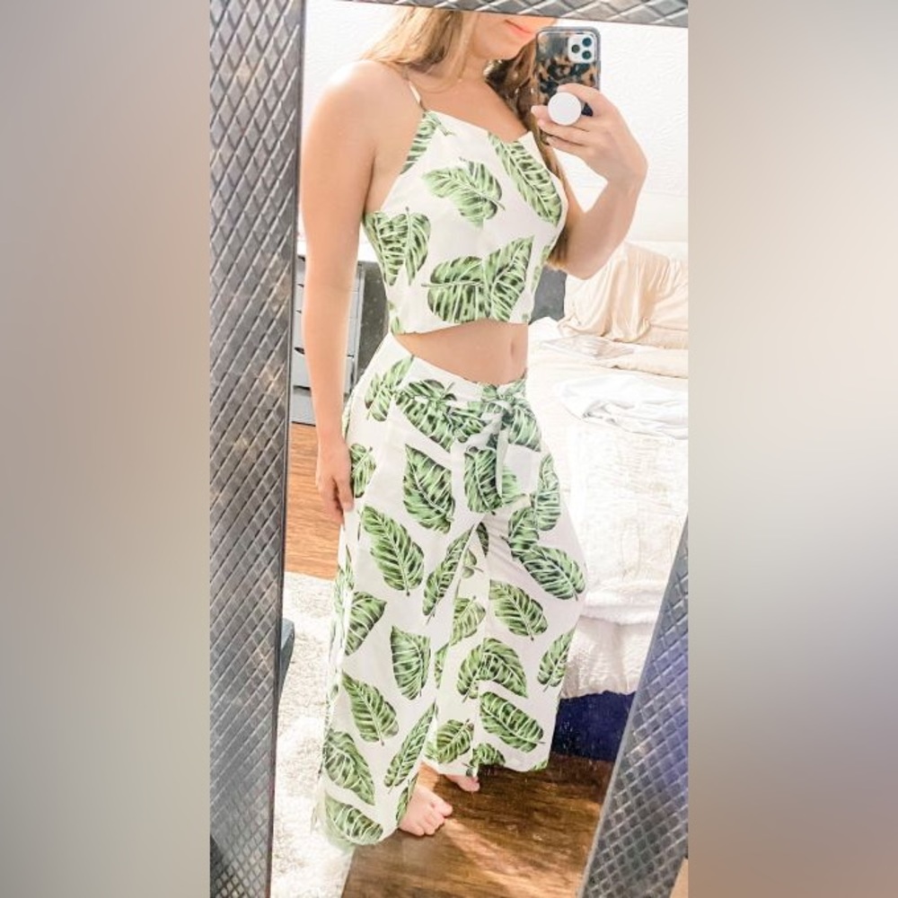 Gilli White Tropical Leaf Wide Leg Jumpsuit Set